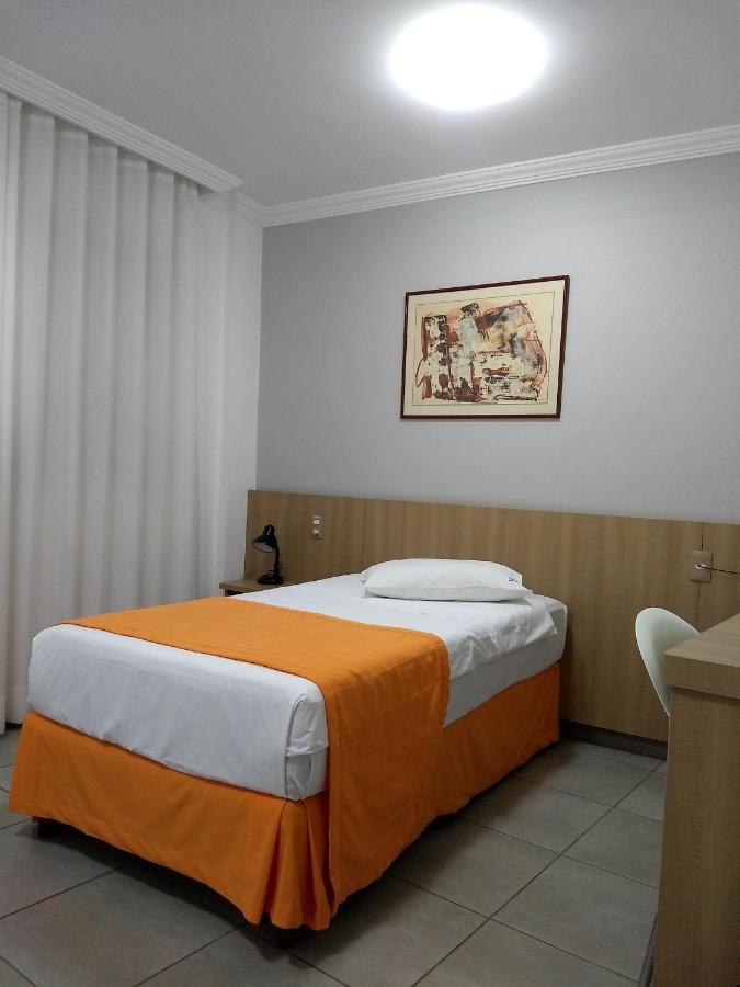Frimas Pampulha Hotel เบโลโอรีซอนชี ภายนอก รูปภาพ