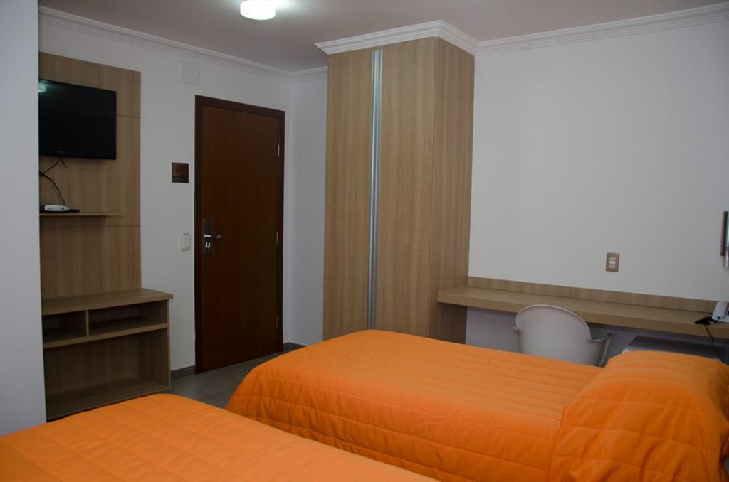 Frimas Pampulha Hotel เบโลโอรีซอนชี ภายนอก รูปภาพ