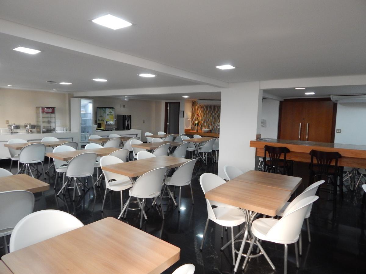 Frimas Pampulha Hotel เบโลโอรีซอนชี ภายนอก รูปภาพ