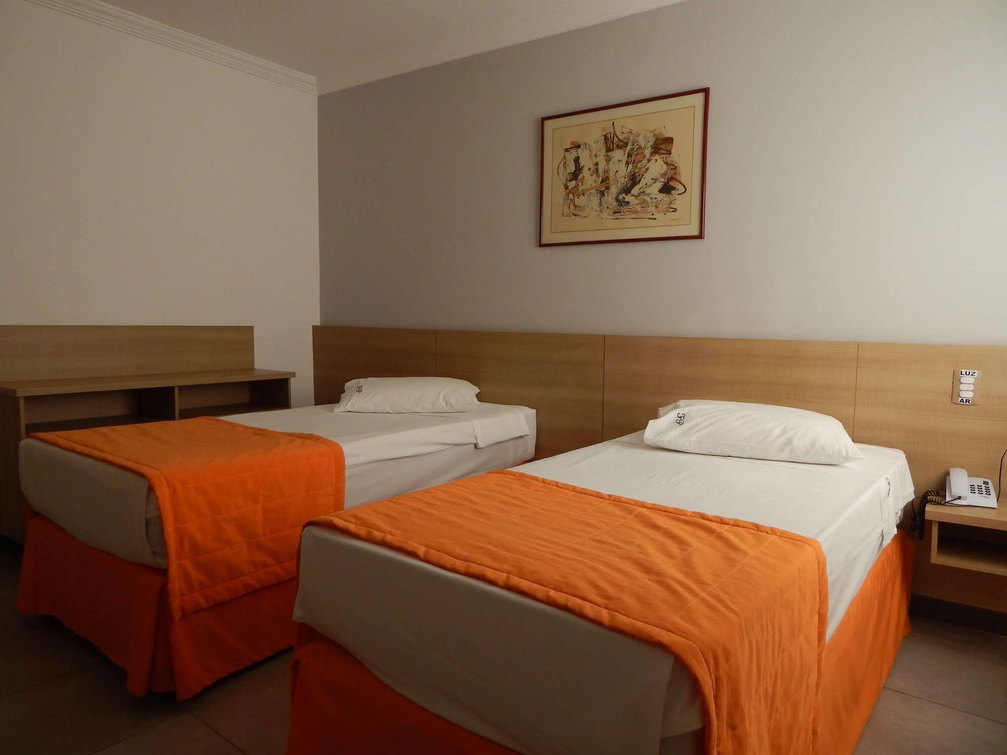 Frimas Pampulha Hotel เบโลโอรีซอนชี ภายนอก รูปภาพ