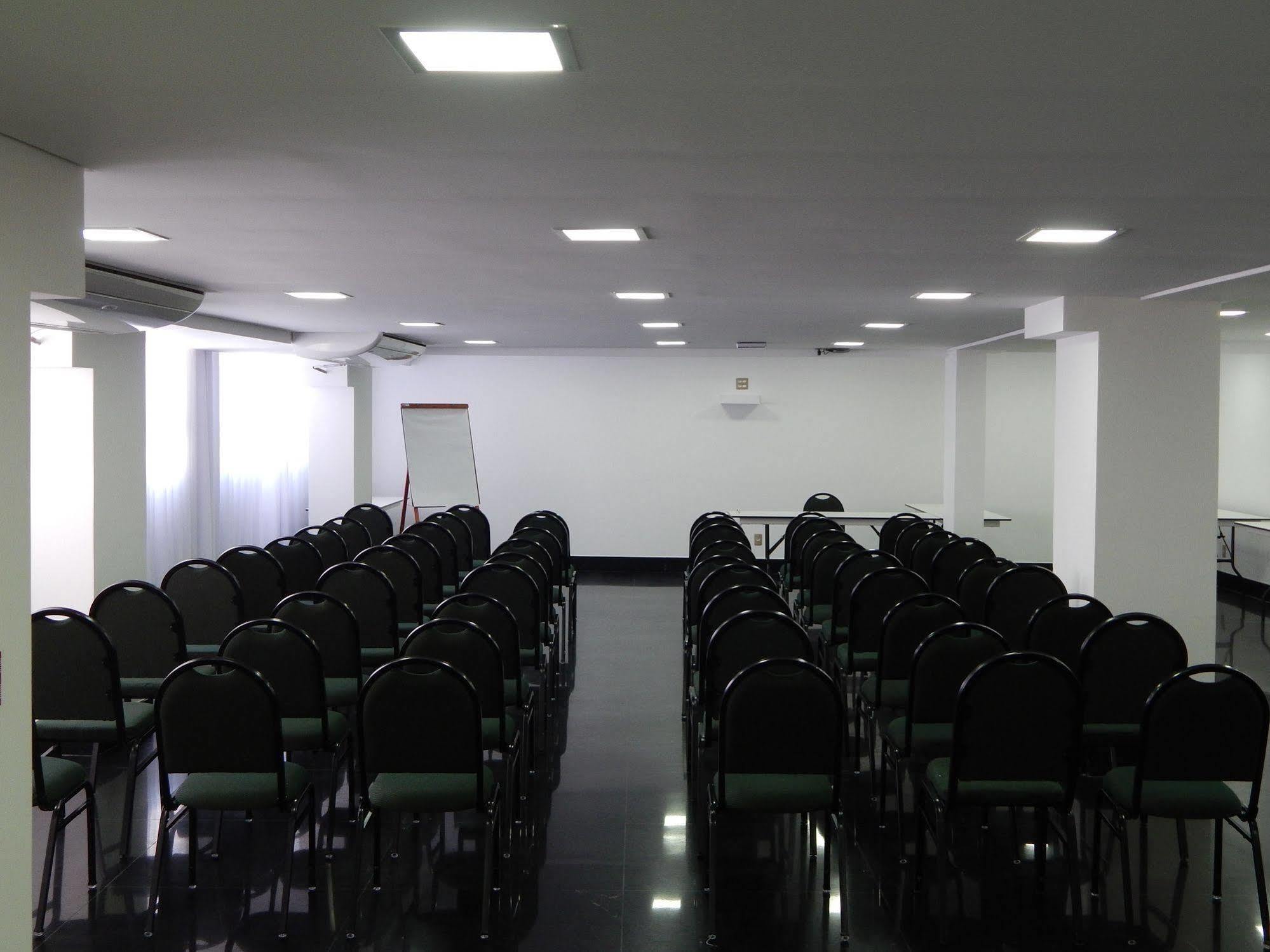 Frimas Pampulha Hotel เบโลโอรีซอนชี ภายนอก รูปภาพ